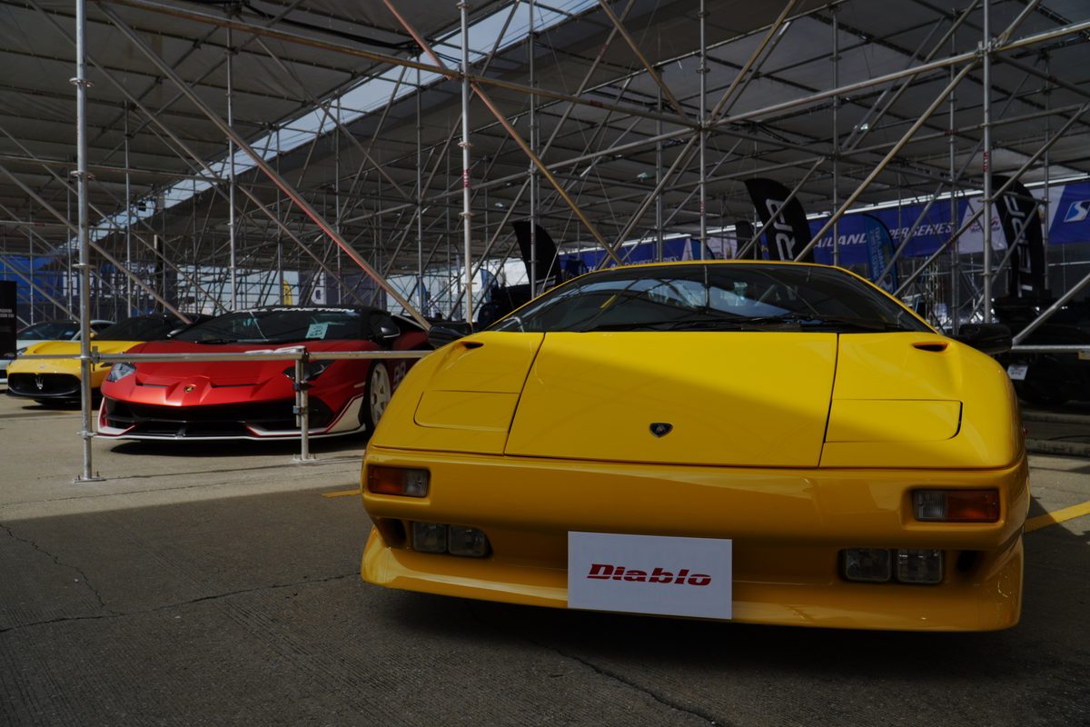 Yellow Lamborghini Diablo on the show floor